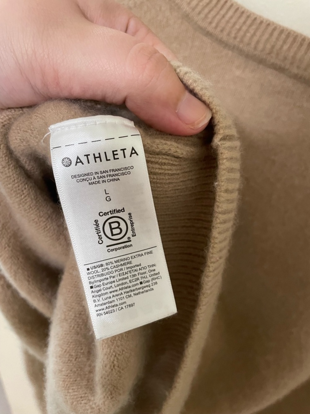 ✨Women’s Athleta Crew Neck Fuzzy Sweater Size L - Picture 8 of 8